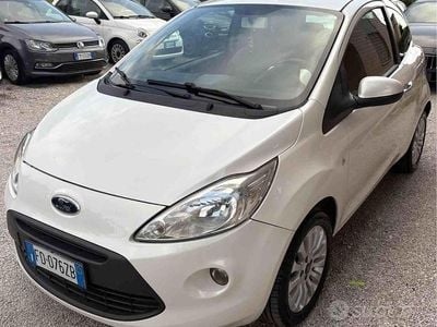 Begagnad Ford Ka Plus Titanium 69 HK (50 kW) 2016 Vit Halvkombi