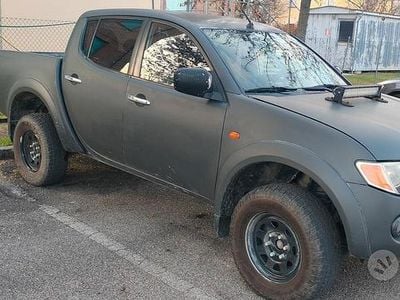 Usata Mitsubishi L200 136 CV (100 kW) 2007 Grigio Pick-up