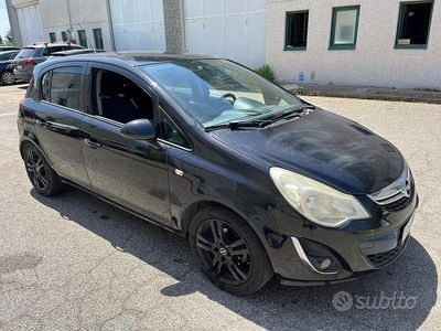 Usata Opel Corsa 85 CV (62 kW) 2011 Nero Berlina