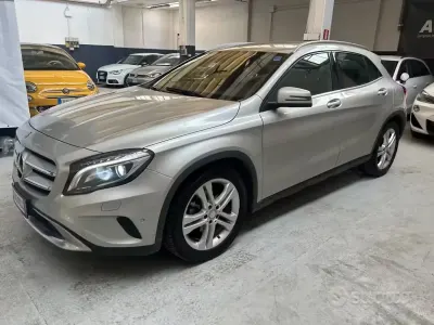 Usata Mercedes GLA200 Premium 136 CV (100 kW) 2017 Grigio SUV