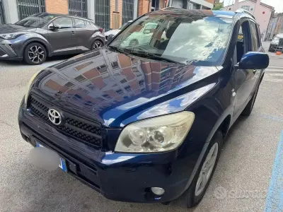 Usata Toyota RAV4 136 CV (100 kW) 2006 Blu SUV
