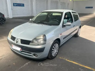 Usado Renault Clio II 75 CV (55 kW) 2002 Berlina