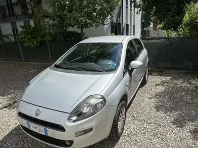 Usata Fiat Punto Easy 77 CV (56 kW) 2014 Utilitaria