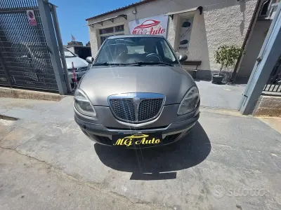 Usata Lancia Ypsilon 69 CV (50 kW) 2005 Beige Utilitaria