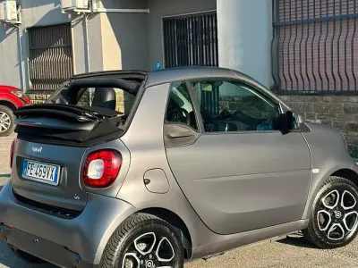 Usata Smart ForTwo Cabrio Prime 122 CV (89 kW) 2016 Grigio Cabrio