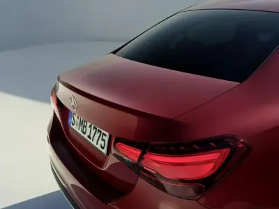 Nuova Mercedes A250 Advanced 218 CV (160 kW) 2026 Argento Berlina