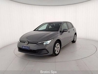 Grigio metallizzato Usata 2021 VW Golf VIII Life | 18.900 € (Ottimo prezzo)