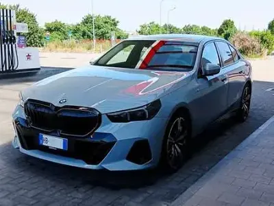 Usata BMW 520 M Sport 197 CV (144 kW) 2024 Grigio Berlina
