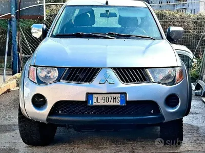 Usata Mitsubishi L200 Invite 136 CV (100 kW) 2008 Grigio Pick-up