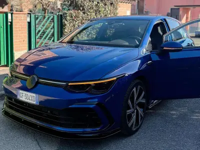 Usata VW Golf VIII R-line 150 CV (110 kW) 2021 Blu/azzurro Berlina