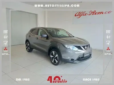 Usata Nissan Qashqai Tekna 110 CV (80 kW) 2016 Grigio scuro SUV