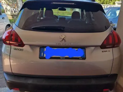 Usata Peugeot 2008 GT-line 120 CV (88 kW) 2019 SUV