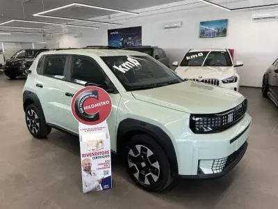Nuova Fiat Grande Panda Icon 101 CV (74 kW) 2026 Grigio Utilitaria