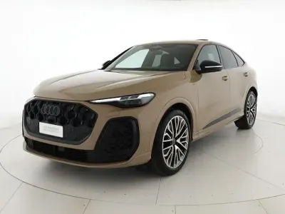 Usata Audi Q5 Sportback S-Line 299 CV (219 kW) 2025 Oro sakhir metallizzato SUV