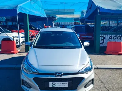 Begagnad Hyundai i20 75 HK (55 kW) 2019 Silver Halvkombi