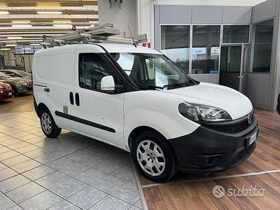 Usata Fiat Doblò Lounge 120 CV (88 kW) 2020 Grigio Monovolume