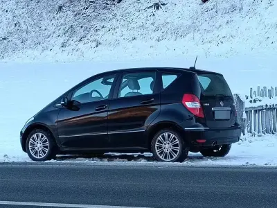 Usata Mercedes A180 109 CV (80 kW) 2009 Nero Monovolume