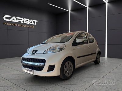 Usata Peugeot 107 54 CV (39 kW) 2010 Bianco Utilitaria
