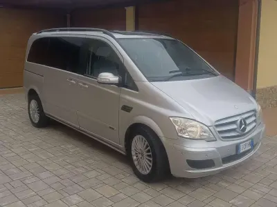 Begagnad Mercedes Viano 150 HK (110 kW) 2005 Silver Minibuss