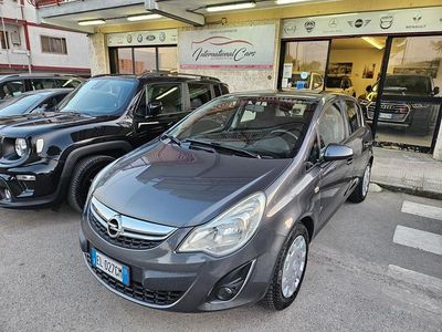 Begagnad Opel Corsa 74 HK (54 kW) 2012 Grå Halvkombi