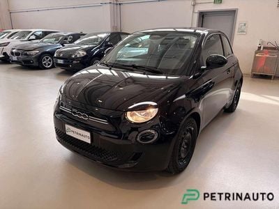 Usata Fiat 500e 86 kW (118 CV) 2024 Onyx black Berlina