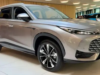 Nuova MG HS Luxury 224 CV (164 kW) 2026 Sterling silver SUV