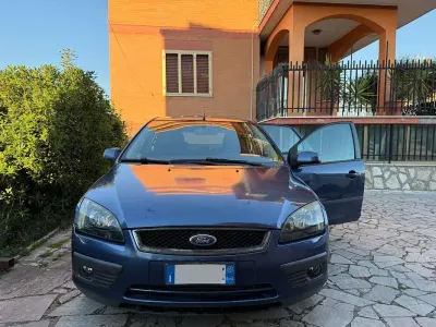 Usata Ford Focus 116 CV (85 kW) 2005 Blu/azzurro Berlina