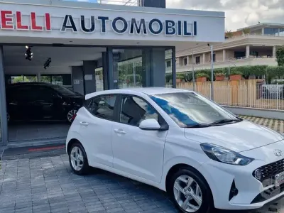 Usata Hyundai i10 67 CV (49 kW) 2023 Bianco Utilitaria