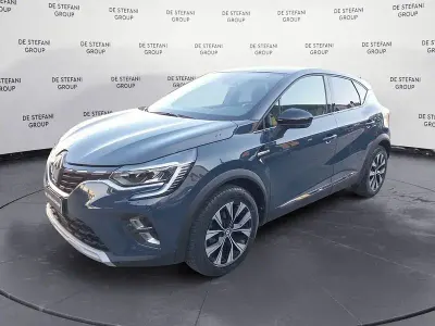 Usata Renault Captur Techno 101 CV (74 kW) 2023 Blu SUV