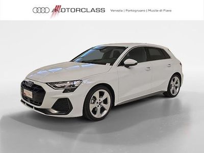 Usata Audi A3 S-Line 150 CV (110 kW) 2024 Bianco ghiaccio metallizzato Berlina