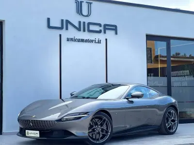 Usata Ferrari Roma 620 CV (456 kW) 2020 Grigio silverstone Coupé