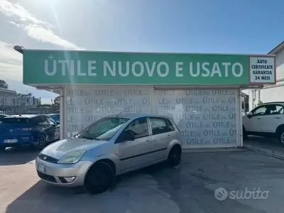 Brugt Ford Fiesta Ghia 75 HK (55 kW) 2005 Grå Hatchback