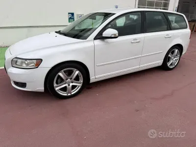Usata Volvo V50 109 CV (80 kW) 2010 Bianco Station wagon