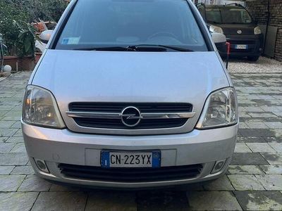 Usata Opel Meriva 101 CV (74 kW) 2004 Grigio Monovolume