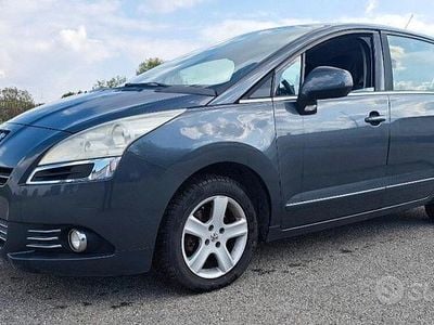 Usata Peugeot 5008 150 CV (110 kW) 2010 Grigio Monovolume