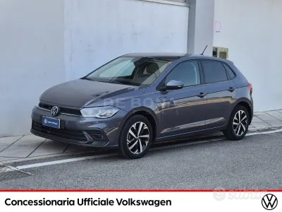 Usata VW Polo Life 95 CV (69 kW) 2023 Grigio Utilitaria