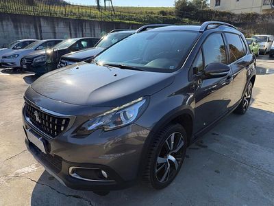 Usata Peugeot 2008 GT-line 99 CV (72 kW) 2017 Grigio SUV
