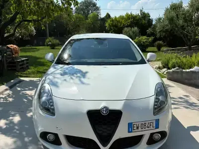 Usata Alfa Romeo Giulietta 105 CV (77 kW) 2014 Bianco Utilitaria