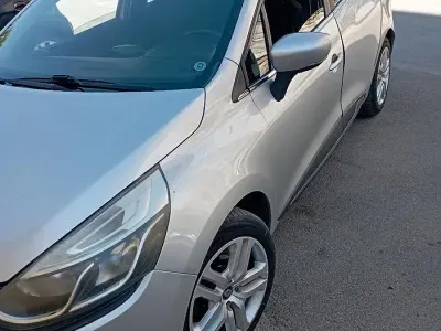 Usata Renault Clio 90 CV (66 kW) 2017 Grigio Station wagon
