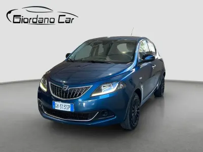 Usata Lancia Ypsilon Silver 69 CV (50 kW) 2022 Blu Utilitaria