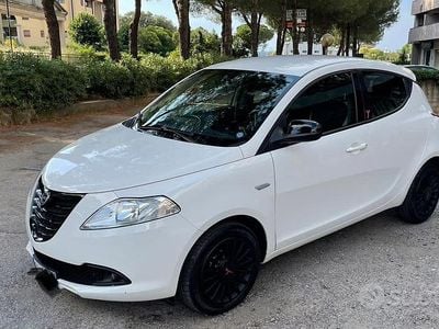 Usata Lancia Ypsilon 95 CV (69 kW) 2015 Utilitaria