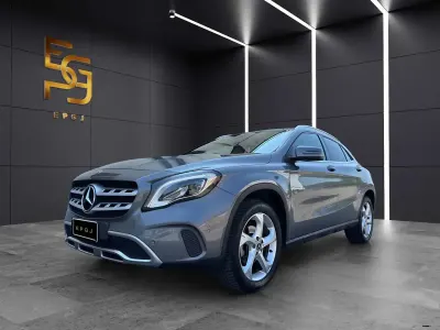 Begagnad Mercedes GLA200 136 HK (100 kW) 2017 Grå SUV