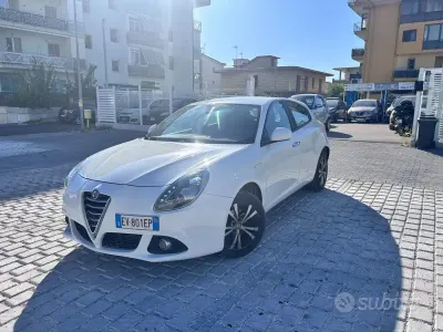 Usata Alfa Romeo Giulietta Progression 120 CV (88 kW) 2014 Bianco Utilitaria