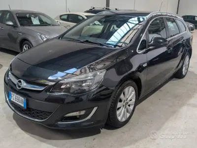 Usata Opel Astra Cosmo 140 CV (102 kW) 2016 Nero Station wagon