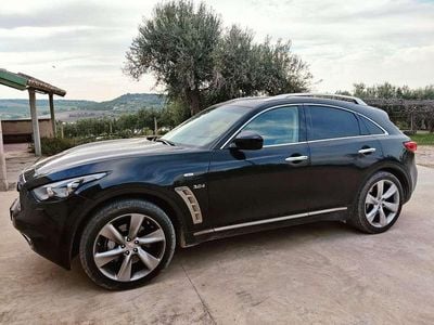 Infiniti QX70