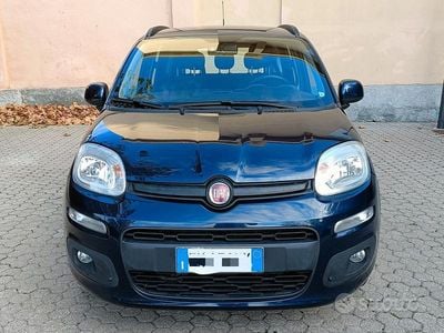 Usata Fiat Panda Lounge 69 CV (50 kW) 2018 Blu Berlina