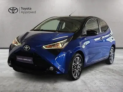 Usata Toyota Aygo Connect Style 72 CV (52 kW) 2020 Blu Utilitaria