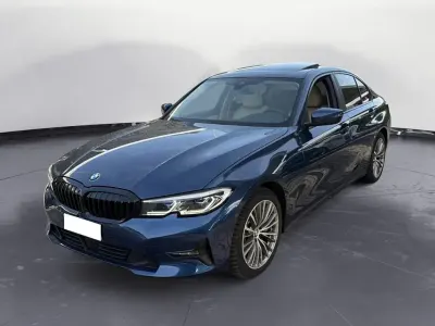 Usata BMW 330e Luxury Line 285 CV (209 kW) 2021 Blu Berlina