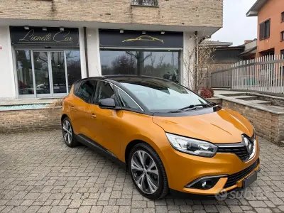 Usata Renault Scénic IV 110 CV (80 kW) 2017 Giallo Monovolume