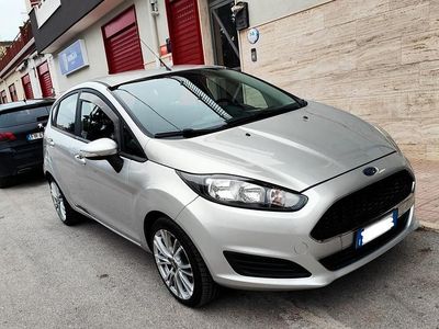 Usata Ford Fiesta ST-Line 75 CV (55 kW) 2017 Argento Berlina